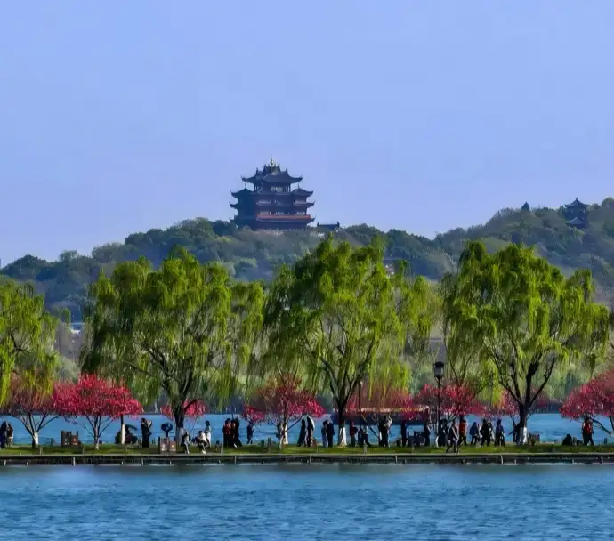 西湖白堤