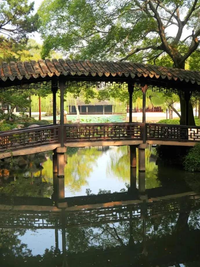 小飞虹夹景