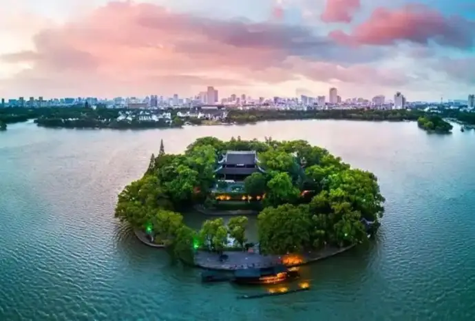 湖心岛
