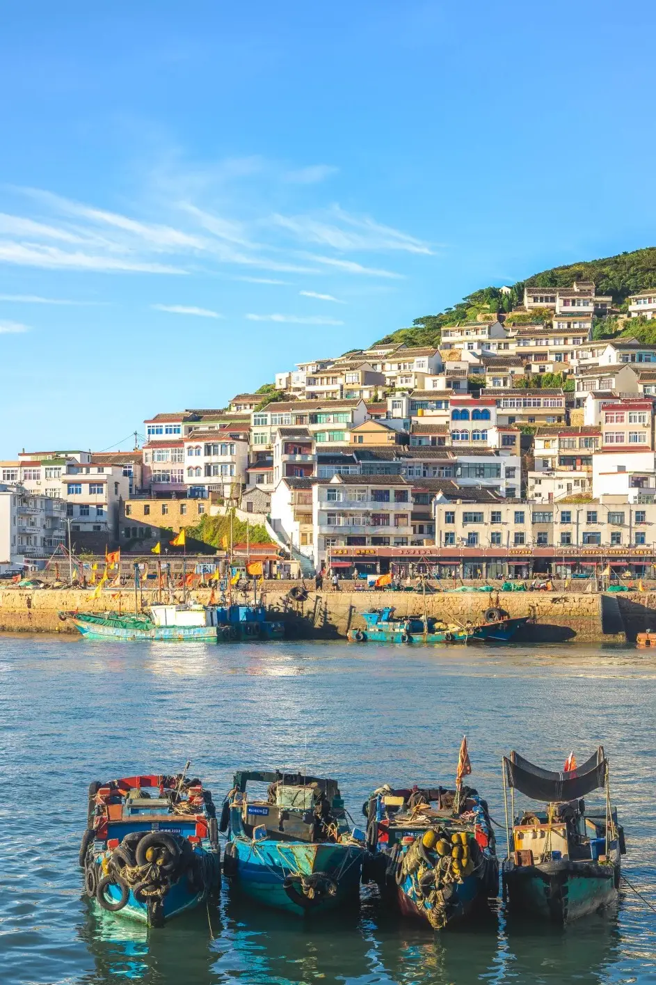 走进东海，来舟山旅行感受原生态嵊泗列岛海岛风情，品尝地道舟山美食享受治愈海岛风光